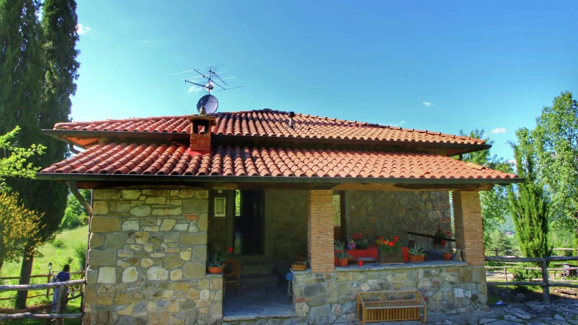 Rustic Holiday Home In Ortignano With Swimming Pool Italien