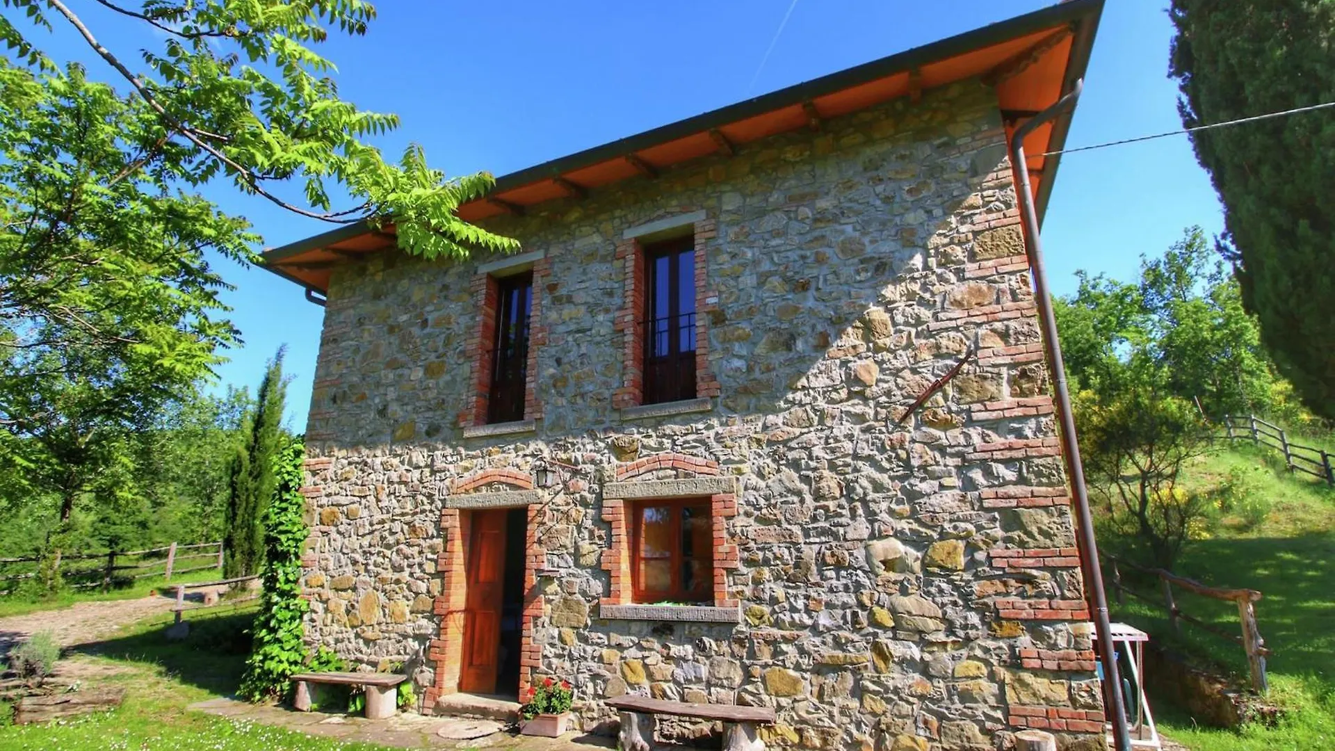 Rustic Holiday Home In Ortignano With Swimming Pool